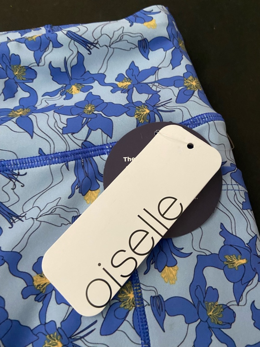 oiselle Blue Floral pockito 1/2 tights - Picture 2 of 8
